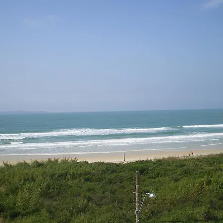 Praia De Mariscal A 50 Metros Do Mar Bombinhas Exterior photo